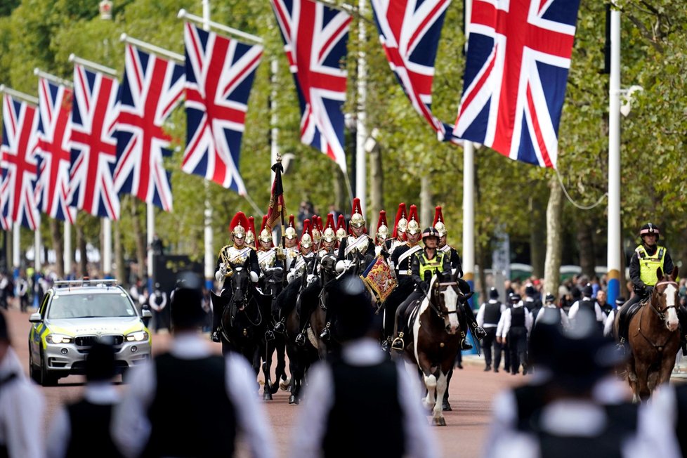 Britové se loučí s královnou Alžbětou II.