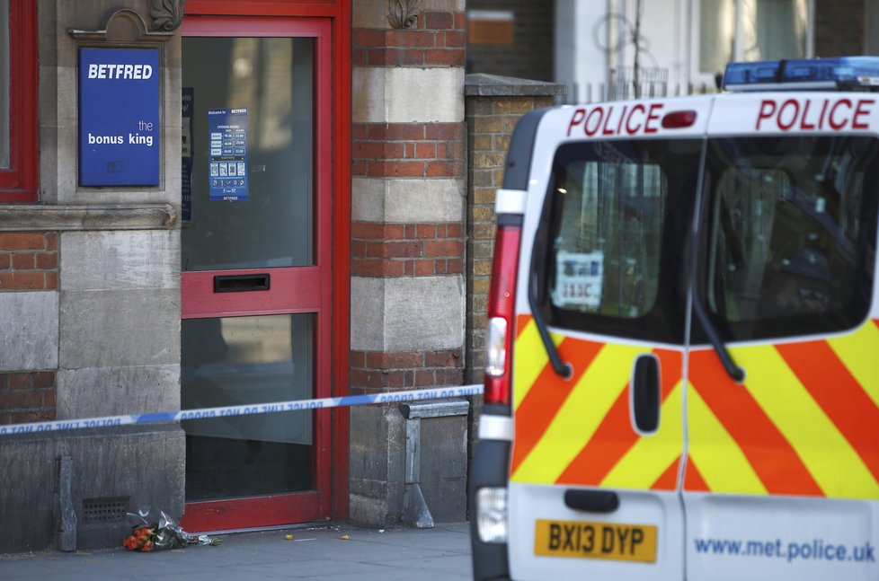 Zvýšená kriminalita v Londýně, během jednoho týdne zahynulo 5 lidí, 7 lidí bylo pobodáno nebo postřeleno. Trestné činy podle policie spolu nesouvisí a mají různé pachatele.
