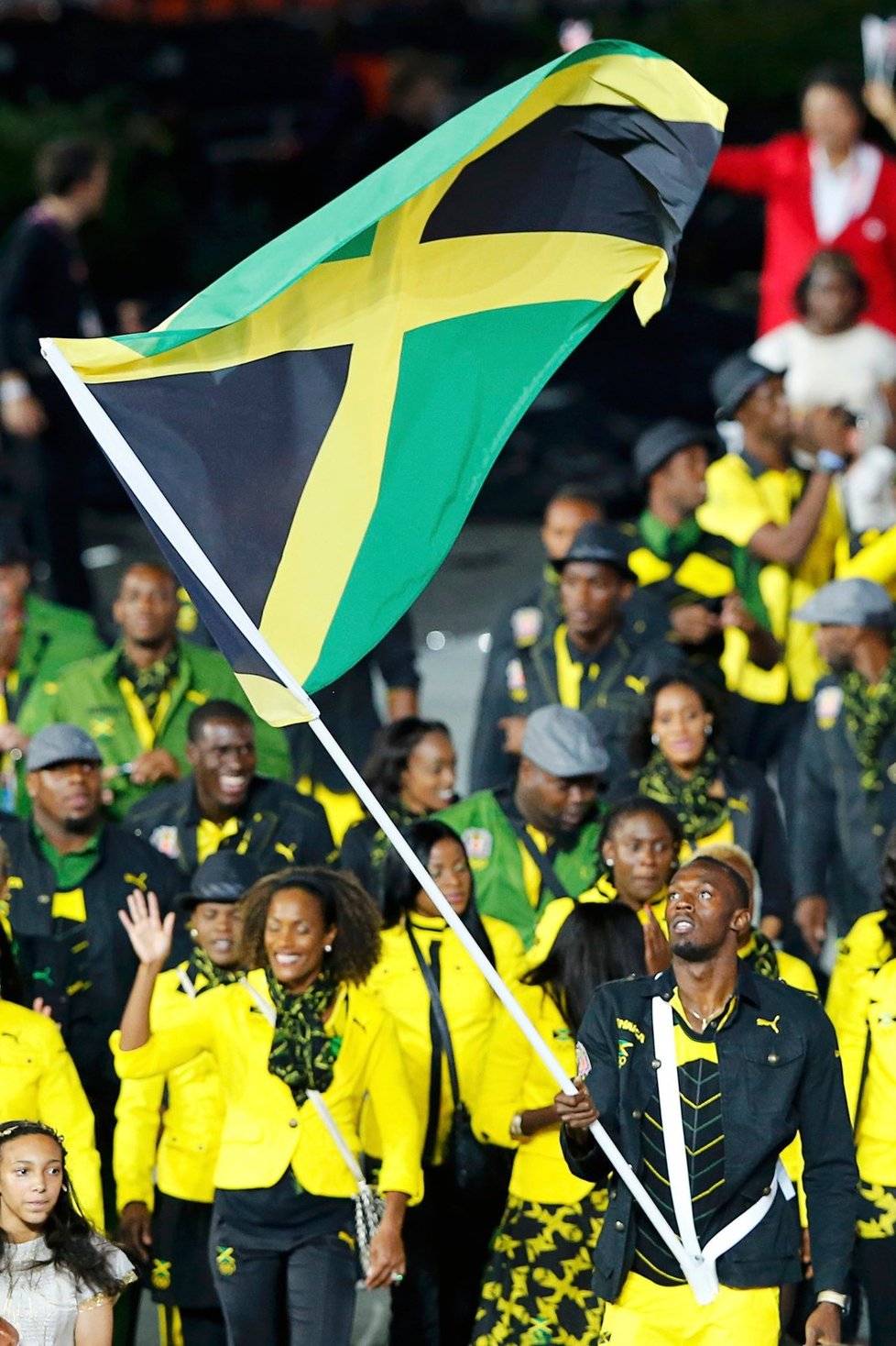Pro Usaina Bolta bylo nesení jamajské vlajky velkým zážitkem, hned 4 minuty poté, co vlajku donesl, o tom ostatně informoval fanoušky na Twitteru
