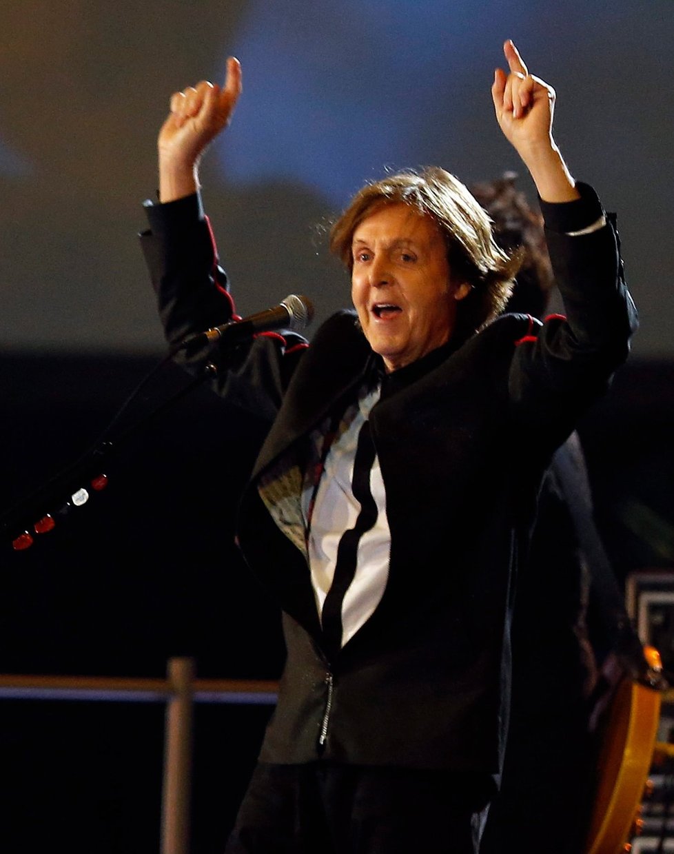 Sir Paul McCartney rozezpíval olympijský stadion hitem Hey, Jude