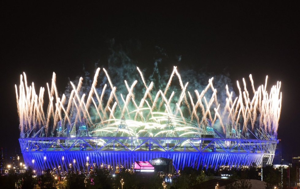Olympijský stadion ozářil Londýn