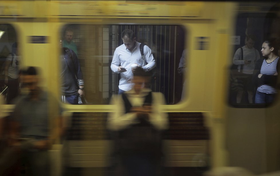 Londýnské metro zasáhl požár.