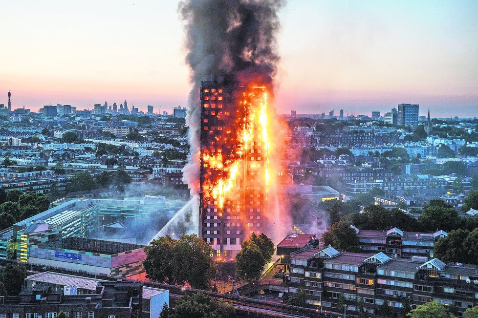 Ohnivé peklo zasáhlo miliony lidí...Spoustu známých osobností už vymýšlí, jak pomoci a jak sehnat, co nejvíce peněz pro pozůstalé a uniklé obyvatele...