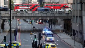 Ozbrojené jednotky dnes v britské metropoli při zásahu u incidentu na mostě London Bridge zastřelily muže (29. 11. 2019).