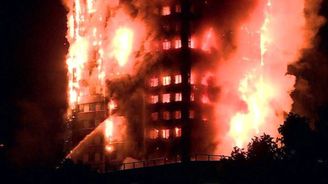 Obrovský požár londýnského věžáku si vyžádal několik mrtvých, budově hrozí zřícení