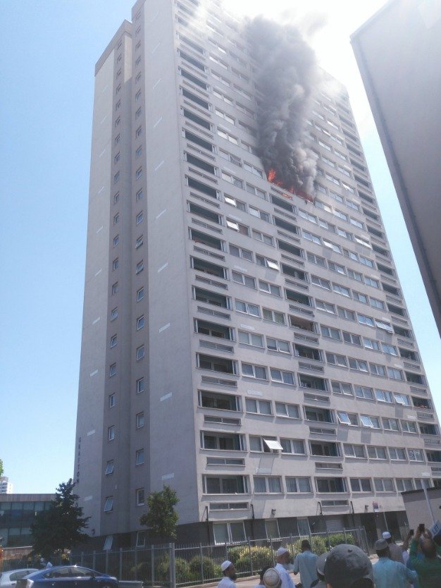 V Londýně hořel věžák (29.06.2018).
