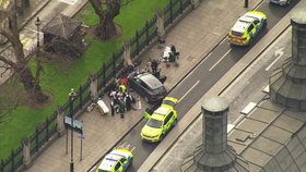 Útok před britským parlamentem: Desítky zraněných