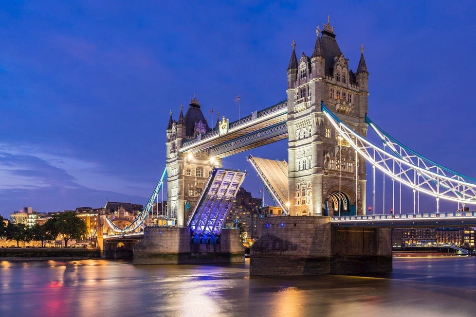 Londýnský Tower Bridge