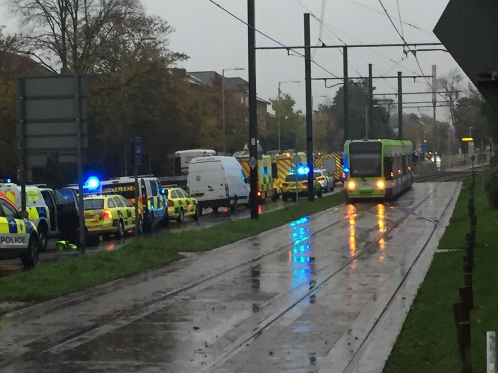 V Londýně vykolejila tramvaj. Desítky zraněných