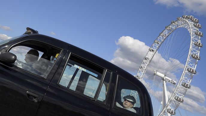 Uber čelí v Londýně dalším problémům.