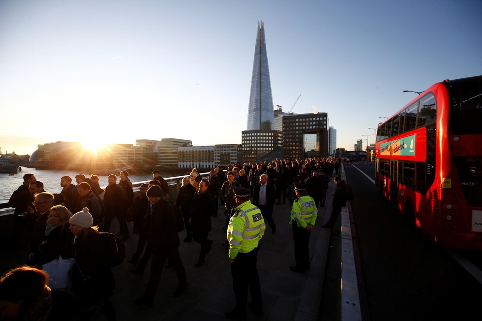 Pieta za oběti z útoku na londýnském mostu London Bridge.