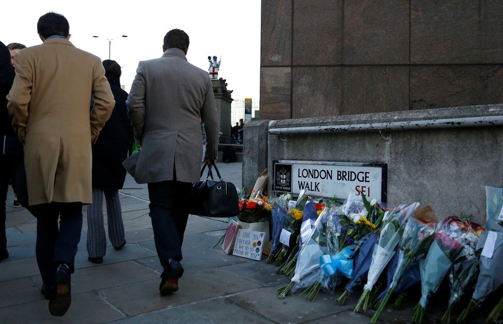 Pieta za oběti z útoku na londýnském mostu London Bridge.