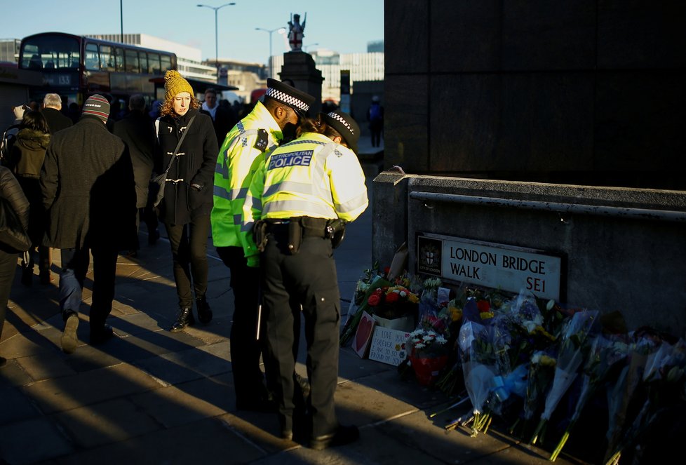 Pieta za oběti z útoku na londýnském mostu London Bridge.