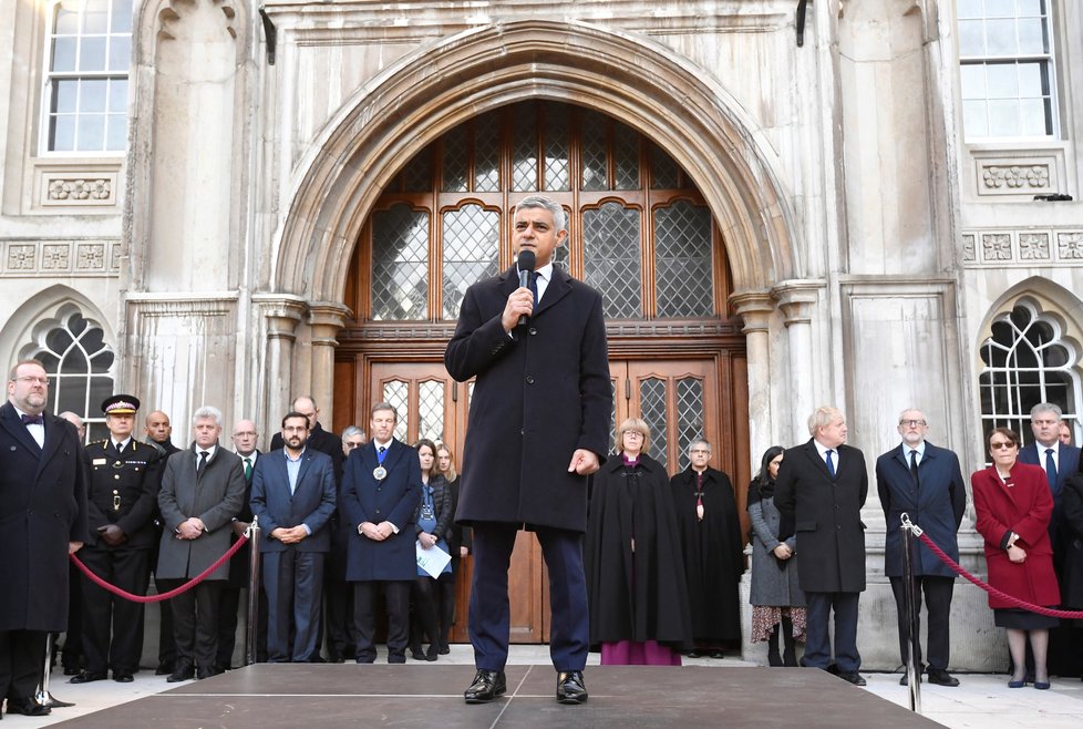 Pieta za oběti z útoku na londýnském mostu London Bridge.