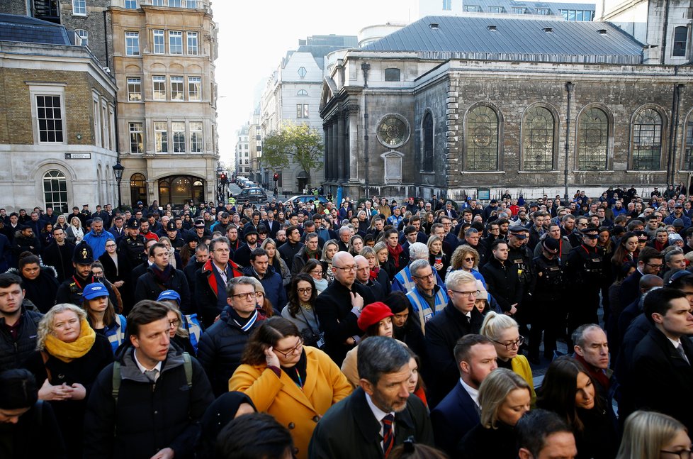 Pieta za oběti z útoku na londýnském mostu London Bridge.