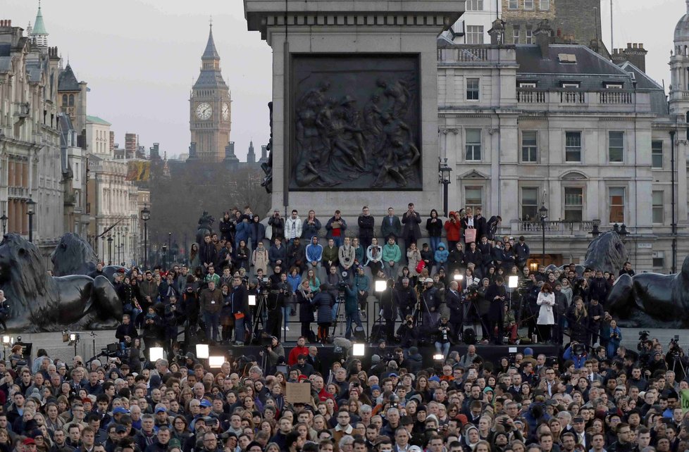 Londýn den po útoku: Pieta na Trafalgar Square