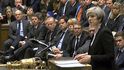 Britská premiérka vystoupila po útoku ve Sněmovně