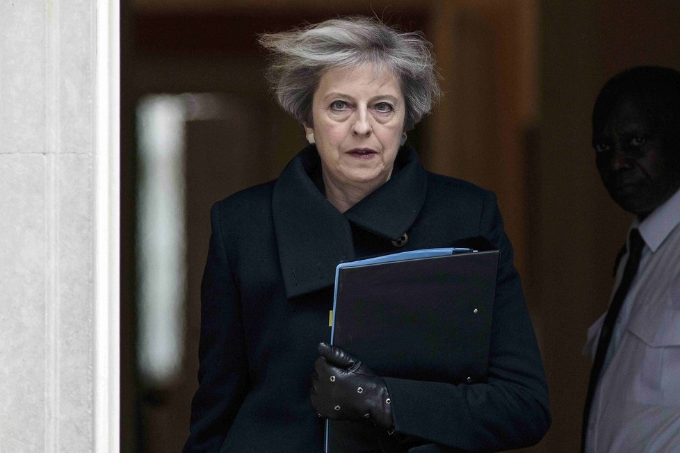 Britská premiérka vystoupila po útoku ve Sněmovně