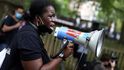 Demonstrace krajní pravice v Londýně narušili příznivci hnutí Black Lives Matter