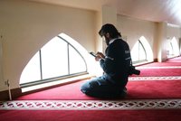 Pozdvižení v Kodani: Muslimský duchovní v kázání vyzval k zabíjení židů