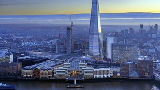 Tohle město už není pro mladý. Junioři ve finanční metropoli začínali kariéru, kterou nyní přebrala AI Tohle město už není pro mladý. Junioři ve finanční metropoli začínali kariéru, kterou nyní přebrala AI