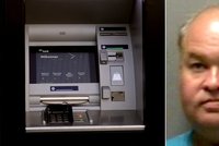 Policisté zadrželi muže kvůli sexu s bankomatem: Při zatýkání si to začal rozdávat se stolem!