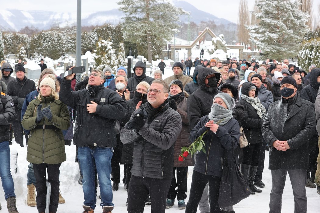 Poslední rozloučení se konalo ve Frenštátě pod Radhoštěm.