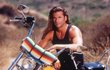 Lorenzo Lamas jako sexy Odpadlík na motorce