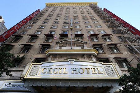 Hotel Cecil v roce 1924 postavit hoteliér William Banks Hanner.