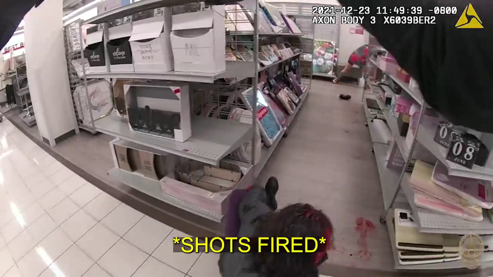 Záběry z tělesné kamery policisty, který patrně střílel.