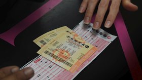 Šťastlivec vyhrál 40 miliard v loterii: Po 5 měsících váhání se konečně přihlásil o peníze!