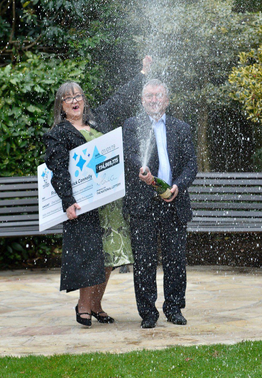 Manželský pár ze Severního Irska vyhrál 3,22 miliardy korun v loterii.