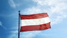 Lotyšsko chce zakázat burku: Schováte tam granátomet, tvrdí exprezidentka