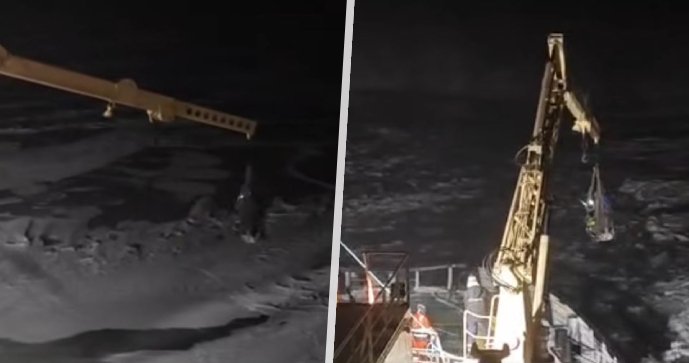 V Lotyšsku dva lidé uvázli na ledové kře na moři, záchranáři je vytáhli jeřábem.