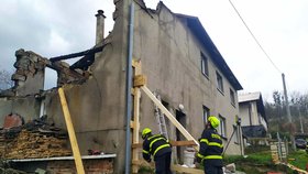 Výbuch rodinného domu v Loučce.
