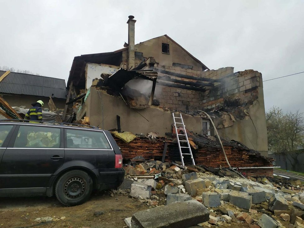 Výbuch rodinného domu v Loučce