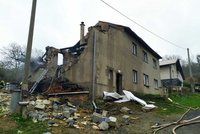 Výbuch rodinného domu v Loučce: Jeden zraněný, policie případ řeší jako násilný trestný čin
