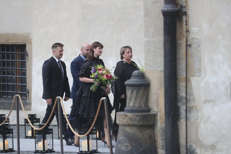 Kateřina Zemanová s matkou Ivanou míří na prestižní akci.