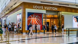 Louis Vuitton vévodí luxusu. Je nejhodnotnější módní značkou světa