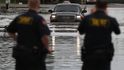 Při záplavách v Louisaně bylo poškozeno bylo na 40.000 domů. Ve 12 okresech státu byl vyhlášen stav nouze.