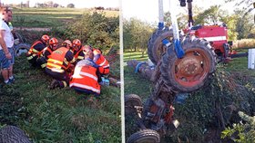 Na muže v Loukově se převrátil traktor s vlečkou hnoje: Byl pod ním zaklíněný celou noc