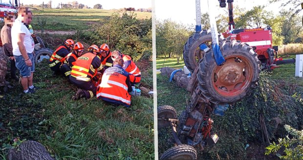 Na muže v Loukově se převrátil traktor s vlečkou hnoje: Byl pod ním zaklíněný celou noc