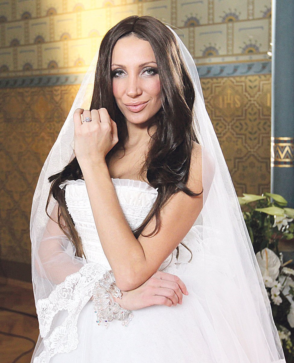 Olga Lounová se při natáčení svého videoklipu vžila do nevěsty