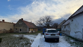 Rodinný dům na Lounsku, ve kterém měla proběhnout vražda a sebevražda