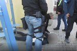 Policie chytla lupiče, kteří koncem ledna přepadli banku v pražských Strašnicích.