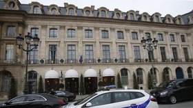 Zloději řádili v pařížském hotelu Ritz: Odnesli šperky za miliony eur.