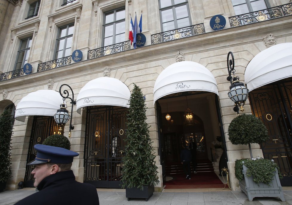 Zloději řádili v pařížském hotelu Ritz: Odnesli šperky za miliony eur.