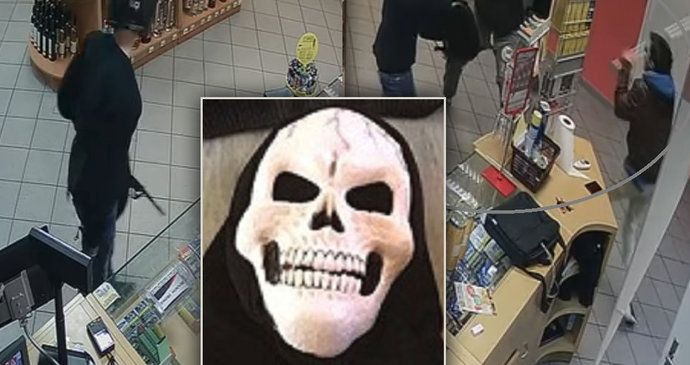 Mladíci v maskách přepadli benzinku! Prodavač se bránil koštětem.