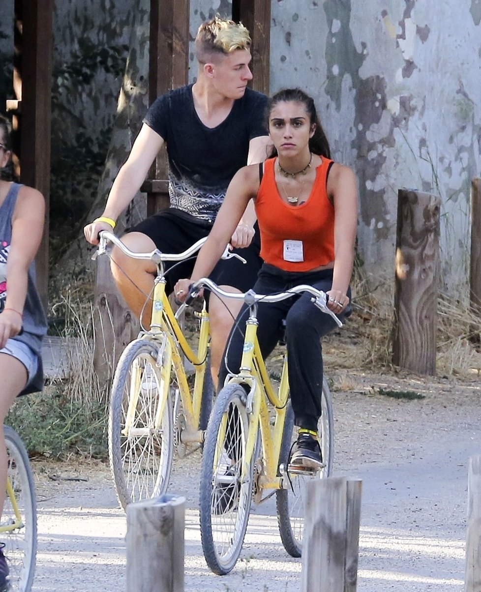 Madooni dcera Lourdes Leon na dovolené v jižní Francii.