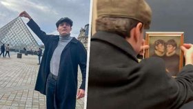 Vtipálci vyvěsili v Louvru svůj obraz.